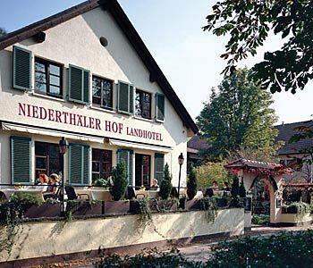 Landhotel Niederthaler Hof Schlossbockelheim Bagian luar foto